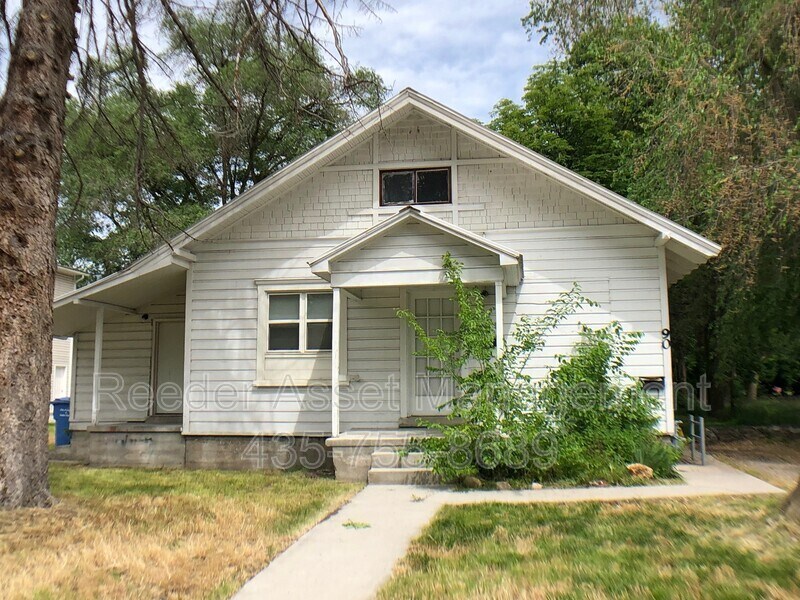 90 N 400 E Unit East, Logan, UT 84321 Condo for Rent in Logan, UT