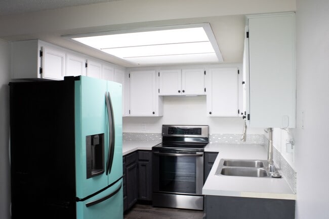 Photo - 7104 NE 43rd St Townhome
