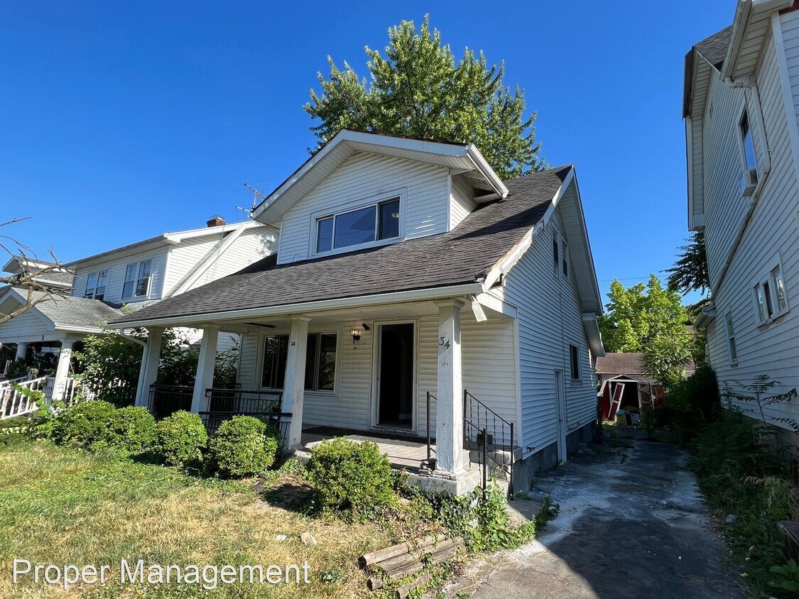 2 br, 1 bath House 34 E Siebenthaler Ave House Rental in Dayton, OH