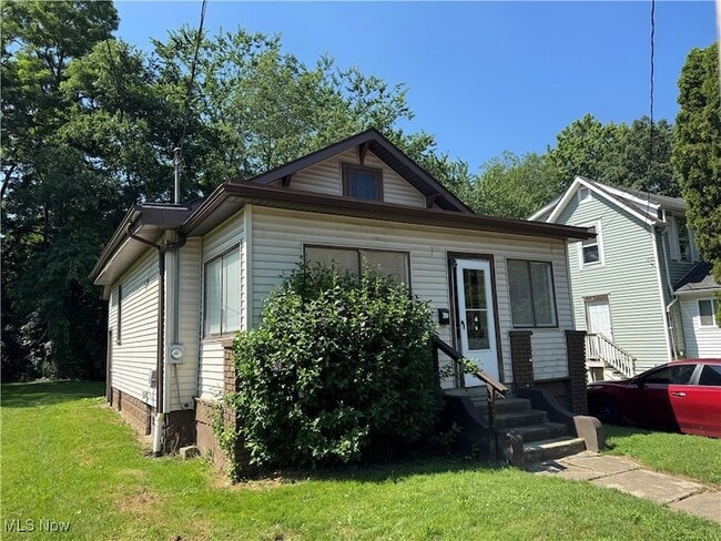 Building Photo - 710 McKinley Ave