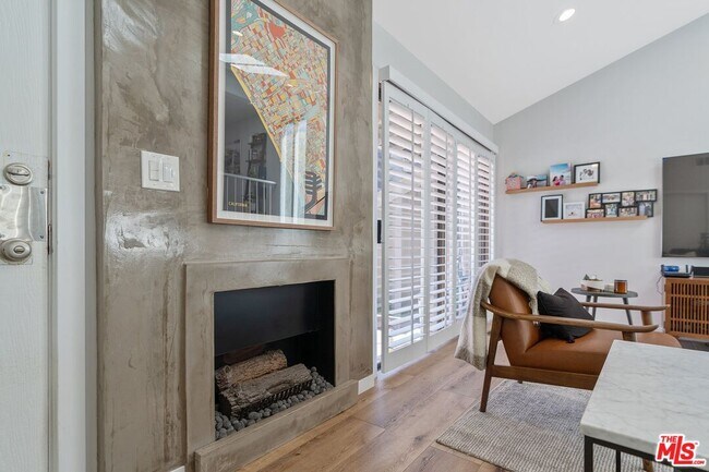 Foto del edificio - 13336 Maxella Ave