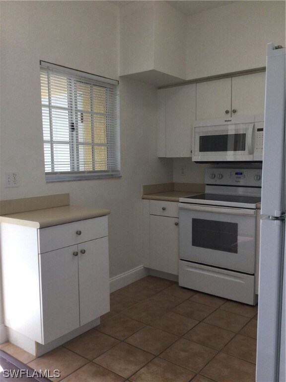 Foto del edificio - 8484 Bernwood Cove Loop
