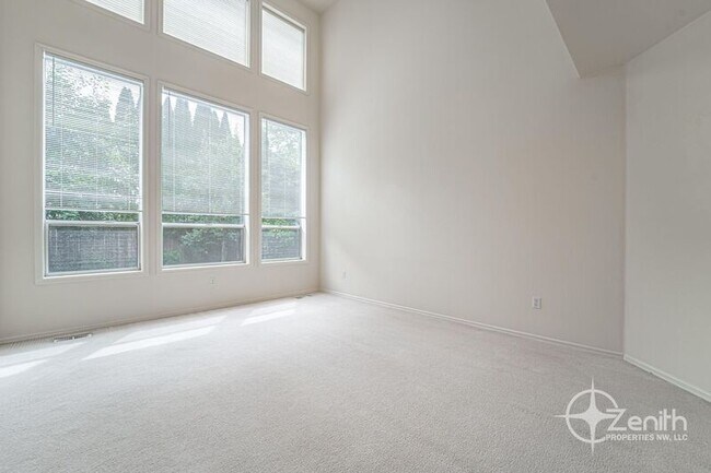 Building Photo - 1405 NE 158th Ct
