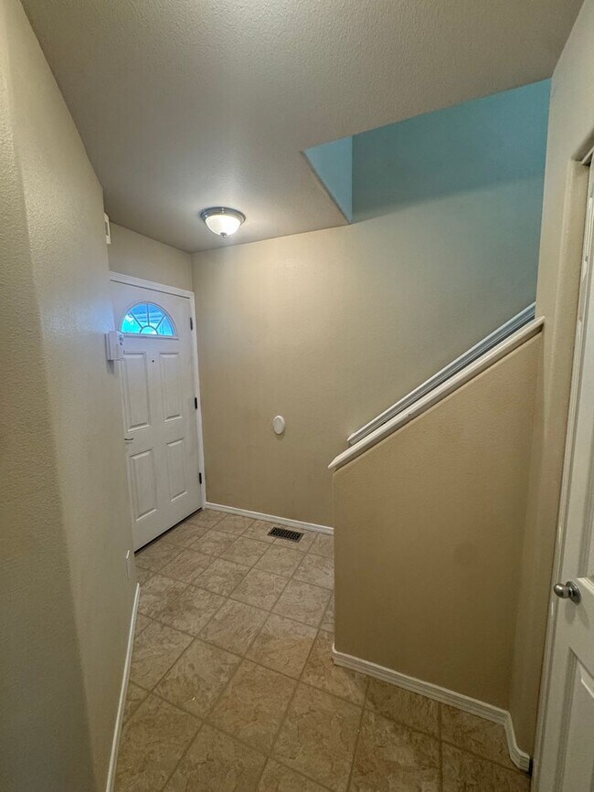 Foto del edificio - 6345 Whispering Loop