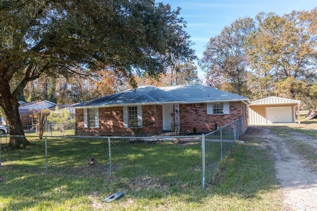 Building Photo - 18994 Woodridge Dr