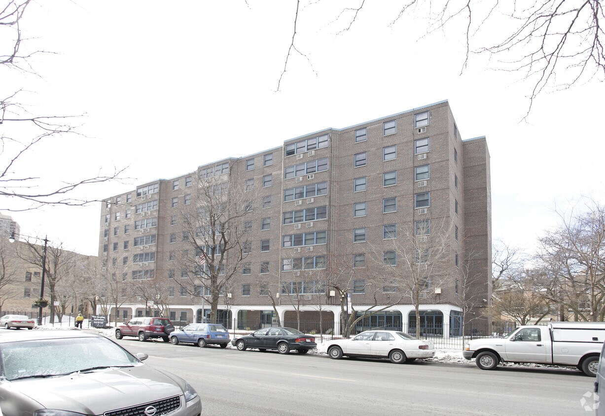 Margaret Day Blake Apartments Chicago, IL