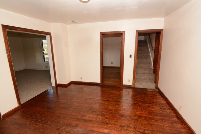 Dining Room - 903 W Chestnut St
