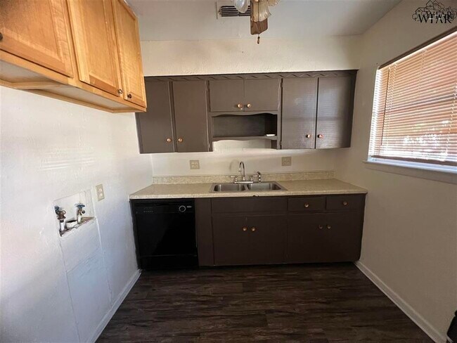 Foto del edificio - 1421 Tanbark Rd