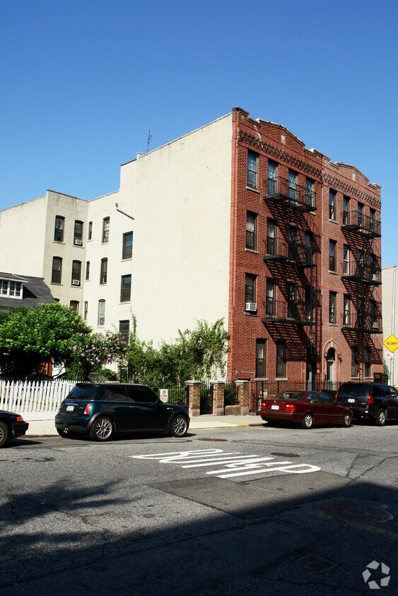 Primary Photo - 246 15th St