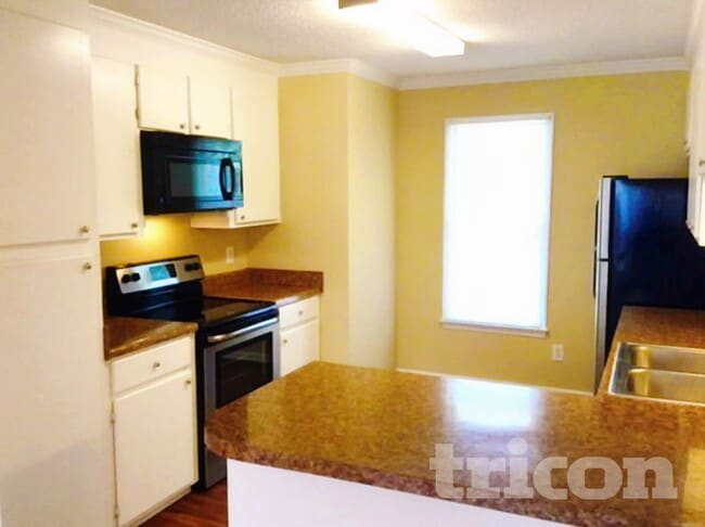 Foto del edificio - 204 Woodchase Ln