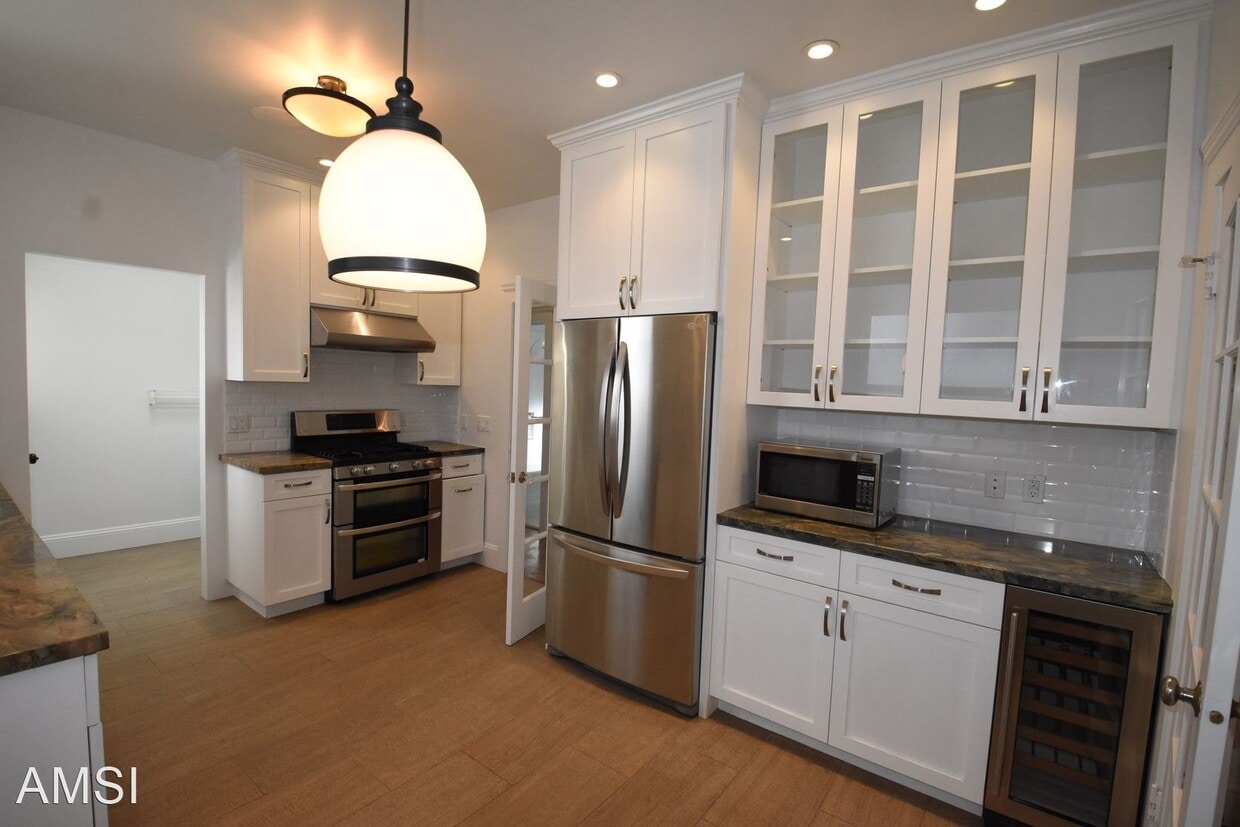 Primary Photo - 2 br, 1 bath House - 666 Bay Street