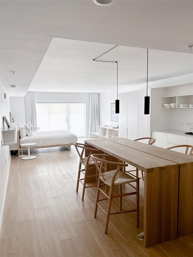 Building Photo - 291 Bal Bay Dr