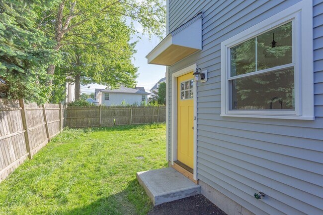 Building Photo - 53 Tapley Ave