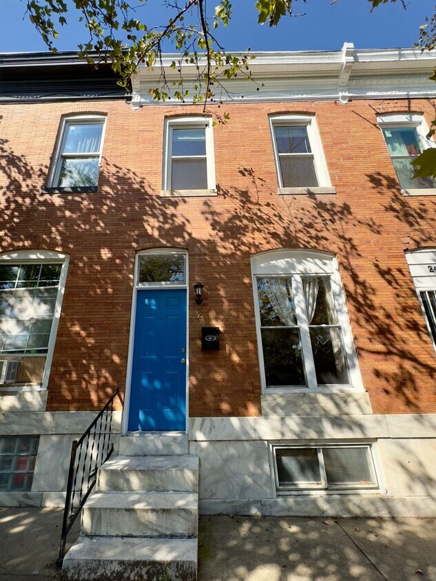 Primary Photo - Bright and Airy 2 Bedroom Townhome in Patt...