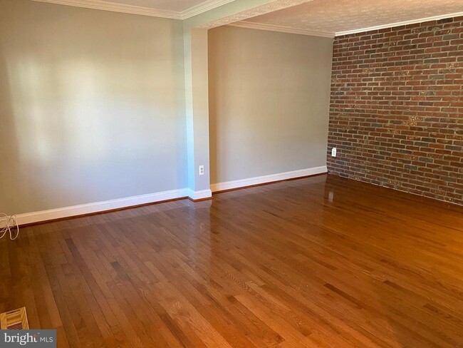 Building Photo - 1666 Barnstead Dr