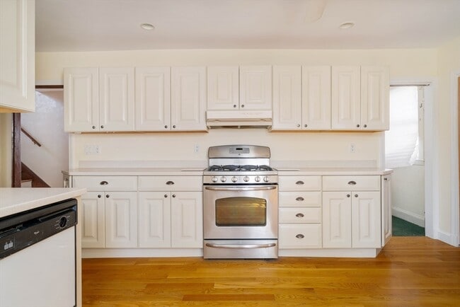 Building Photo - 18 Newcastle Rd