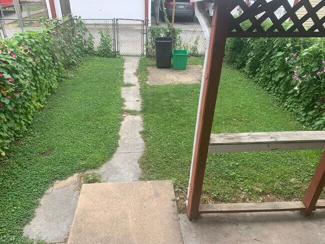 Foto del edificio - 1st Floor Efficiency, Yard, Private Entran...