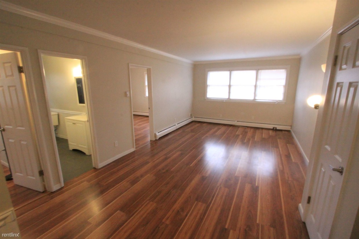 2 br, 1 bath - Regency Hills - 2 br, 1 bath  - Regency Hills