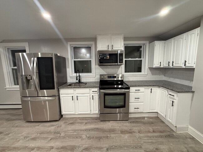 Building Photo - 119 Wales St