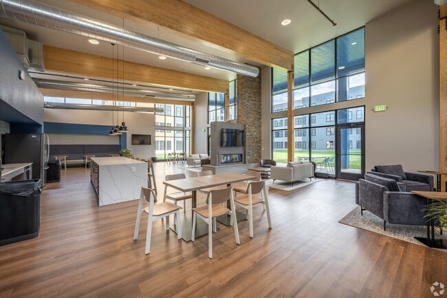 Interior Photo - Station 955