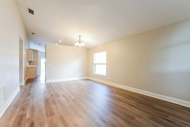 Foto del edificio - 4201 Shadow Creek Cir