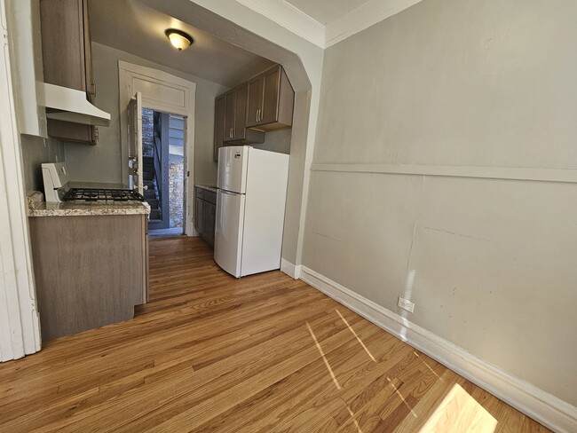 Building Photo - 4749 N Monticello Ave