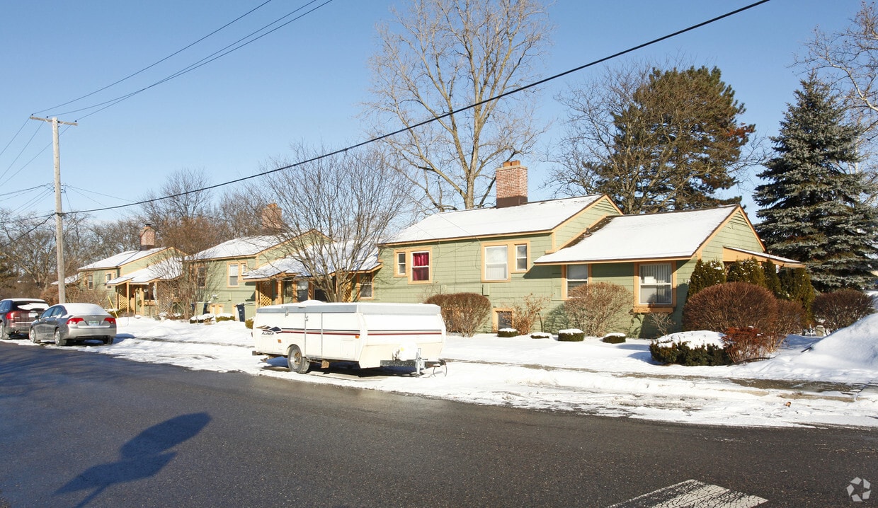 Pittsfield Village Apartments in Ann Arbor, MI