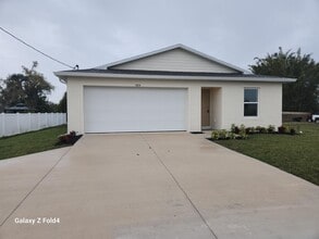 Building Photo - 3424 E Gator Cir