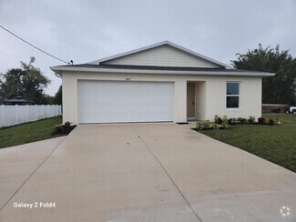 Building Photo - 3424 E Gator Cir
