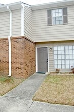 Building Photo - 104 Hillsboro Ln