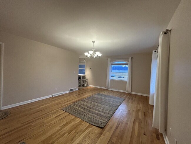 Foto del edificio - 2 Bed / 1 Bath Home on Farm Acreage – All Utilities Included!