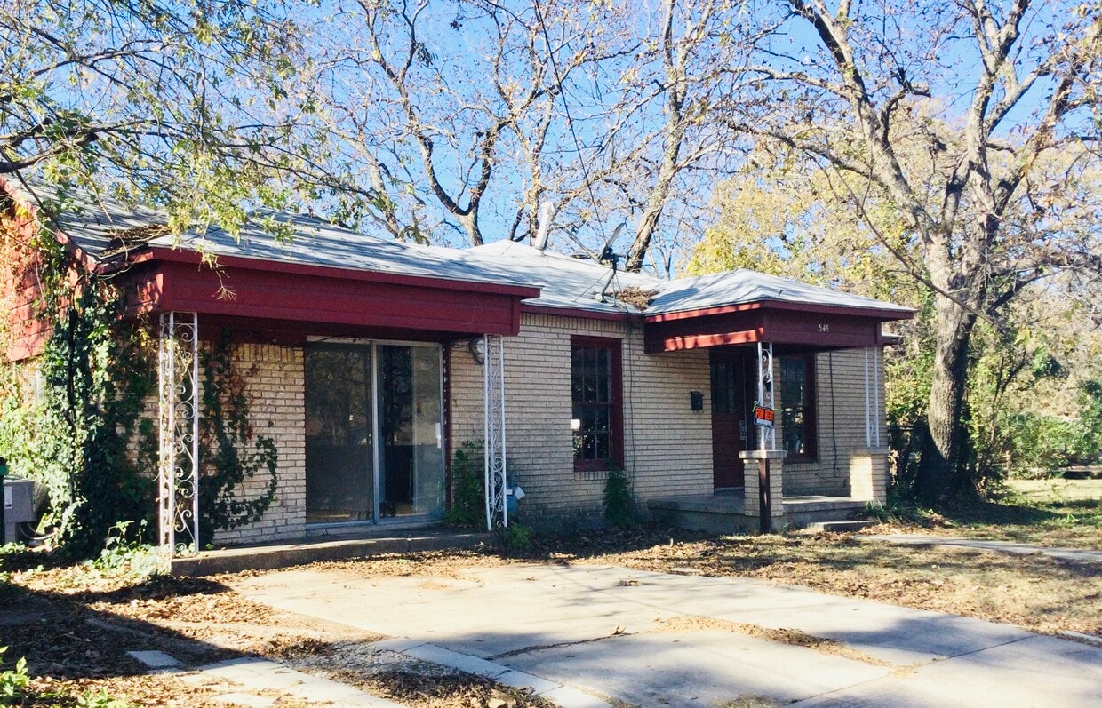 Building Photo - 548 N Ollie Ave