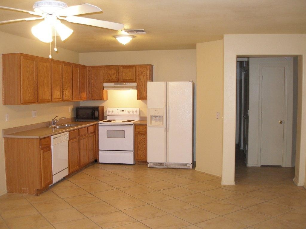 Kitchen - 9020 N 10th St