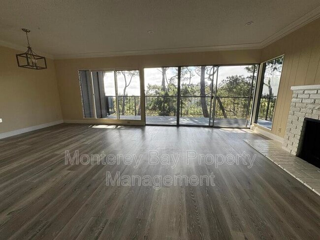 Building Photo - 31 Del Mesa Carmel