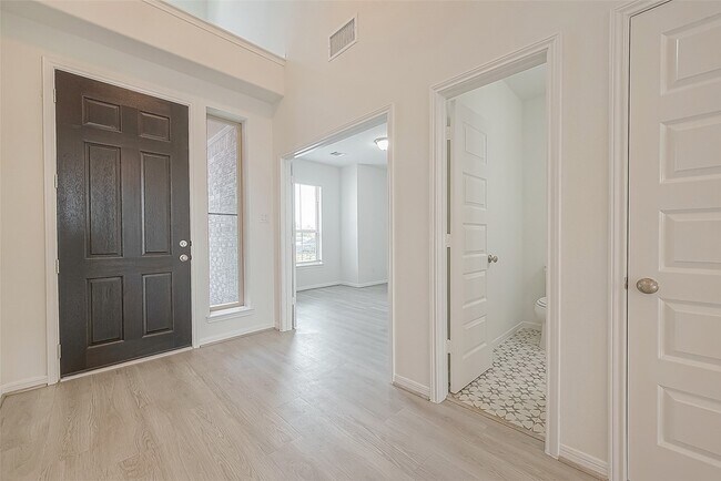 Building Photo - 3111 Trishelle Ct