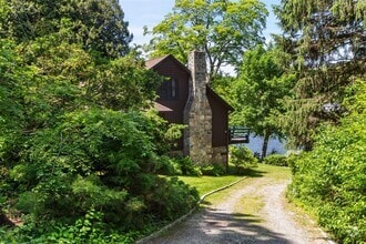 Building Photo - 30 Lake Dr