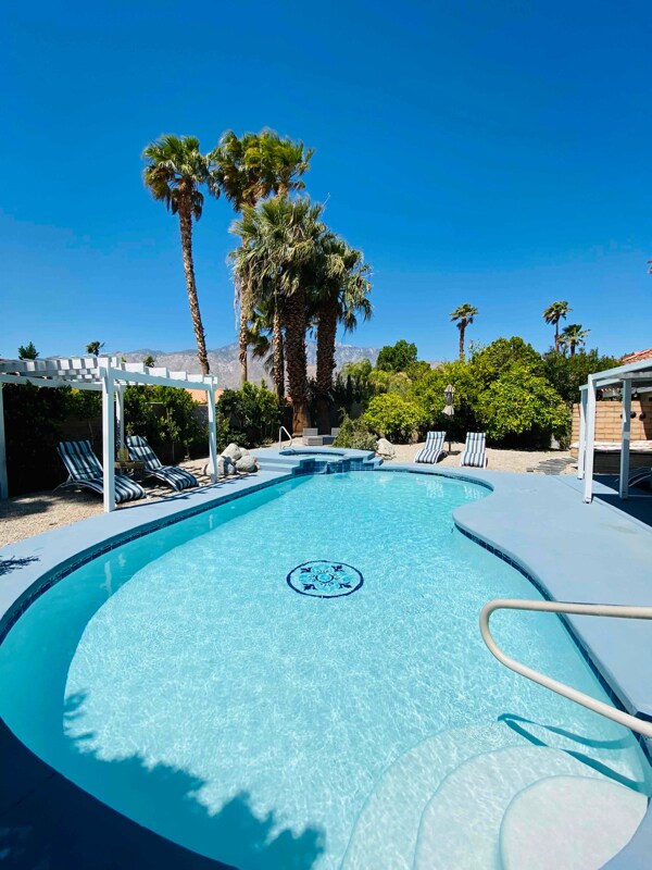 Foto principal - 1479 E Francis Dr