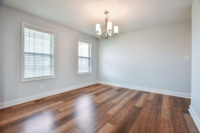 Foto del edificio - Pet Friendly Four Bedroom!
