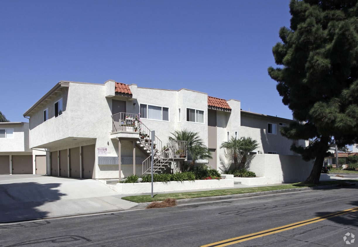 Primary Photo - 7861 Clay Ave