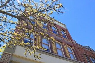 Building Photo - 307 N Pearl St