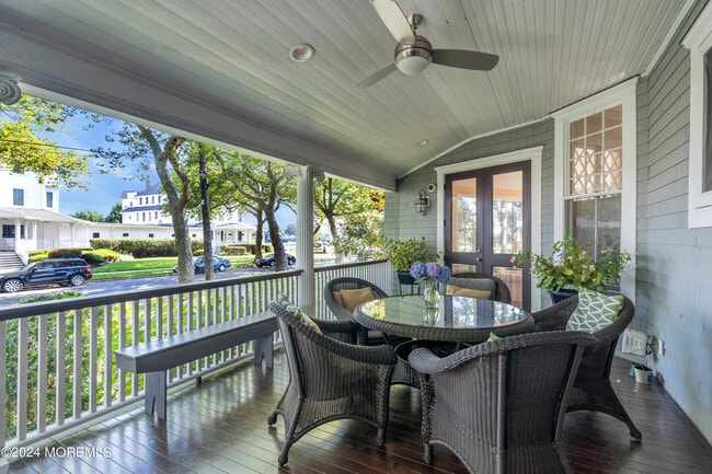 Foto del edificio - 207 Monmouth Ave