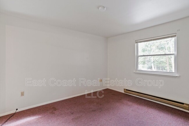 Building Photo - 552 Virginia Ave