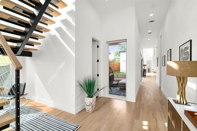 Foto del edificio - 4811 Cowan Ave