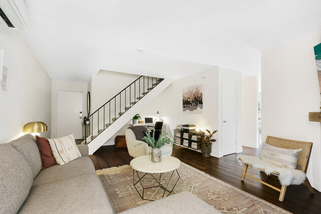 Foto del edificio - 2312 Ruhland Ave