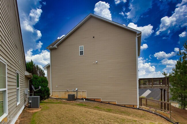 Building Photo - 960 Franklin Mill Trace