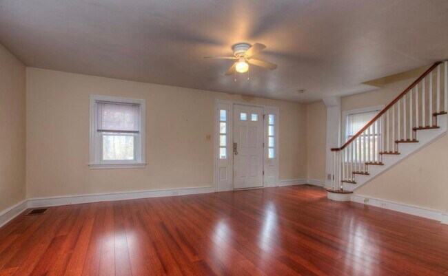 Foto del edificio - 634 W Valley Rd