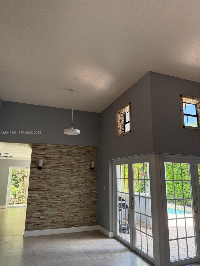 Foto del edificio - 616 SW 88th Pl E