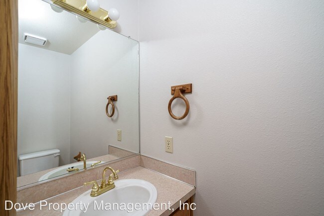 Building Photo - 3 br, 2.5 bath House - 15411 NE 41st Street