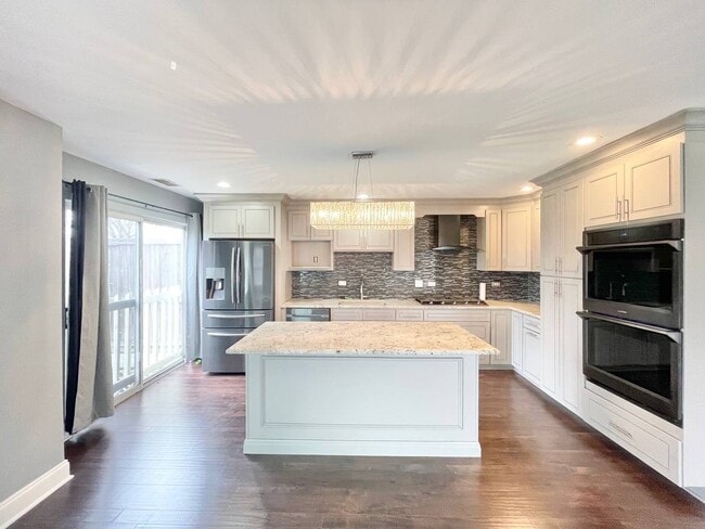 Foto del edificio - 452 Gloria Ln