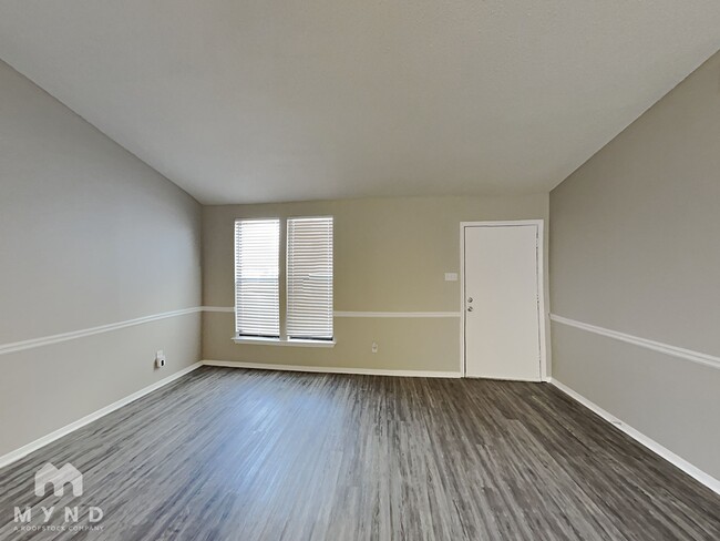 Building Photo - 5685 Burnette Cove